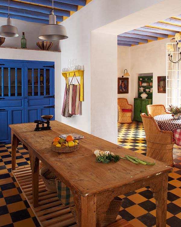 spanish-style-interior-design-kitchen