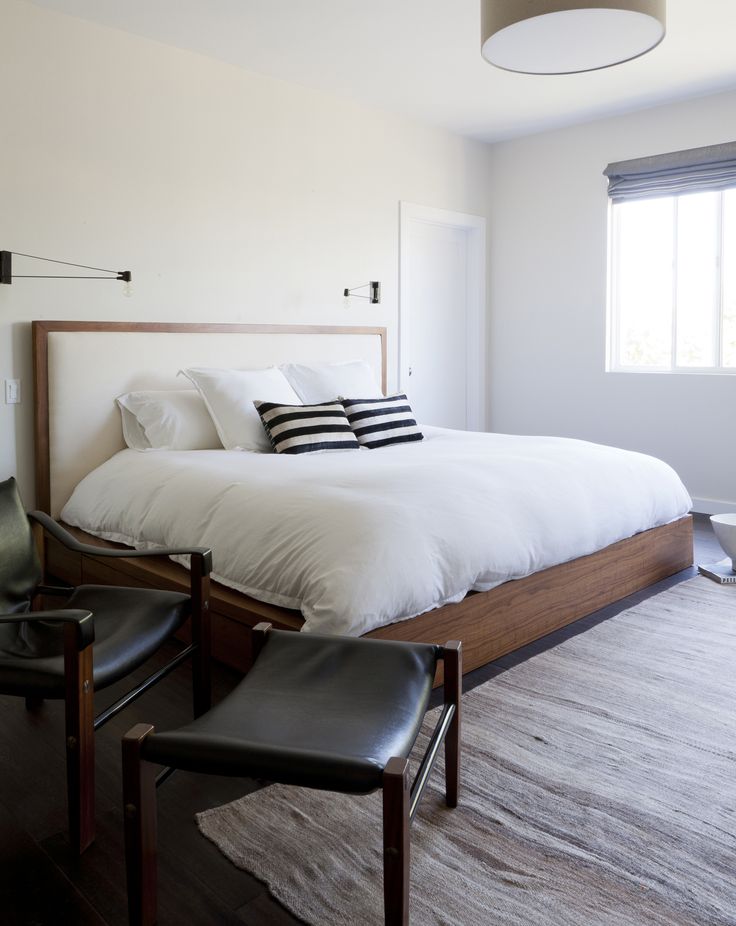 white-beach-style-bedroom-designs