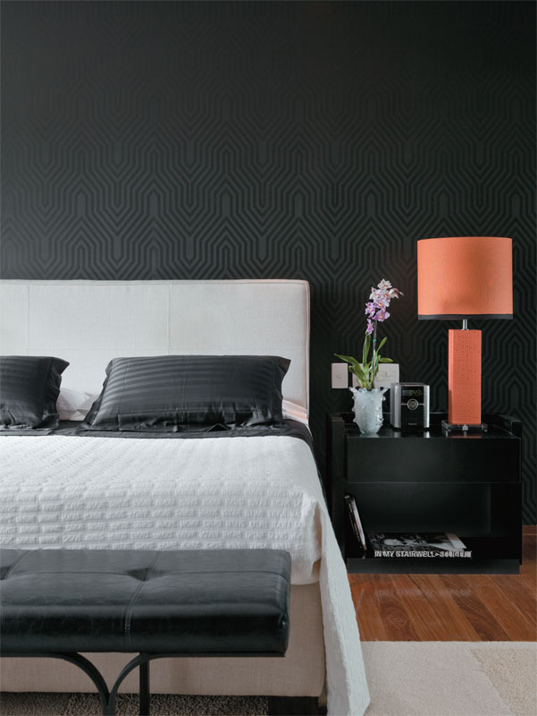 bedroom-feature-wall-with-black