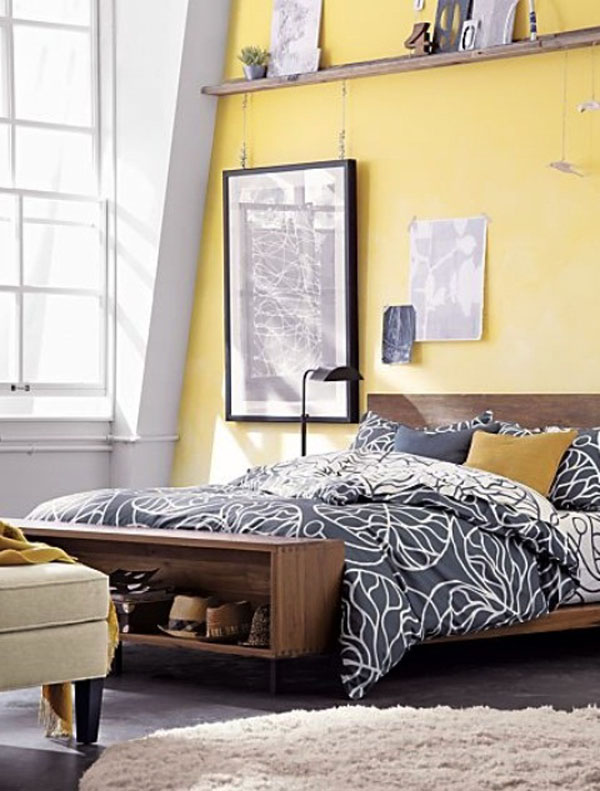 bedroom-with-yellow-walls