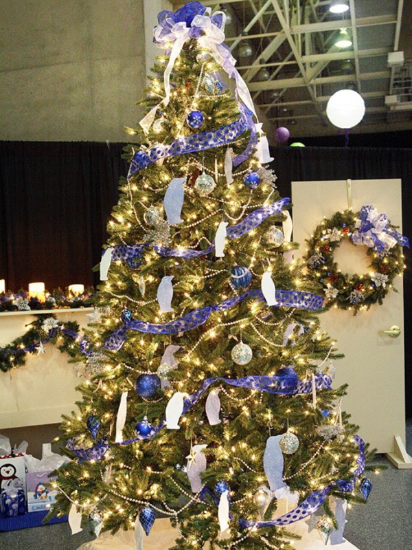 blue-and-silver-christmas-tree-ideas-2016