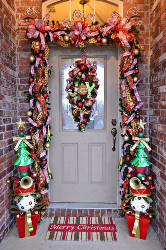 christmas-front-door-decoration