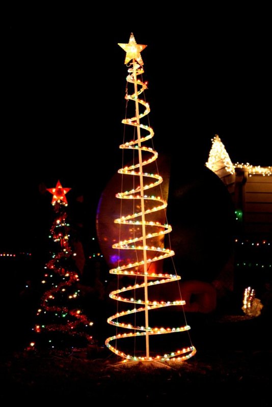 christmas-tree-light-decoration