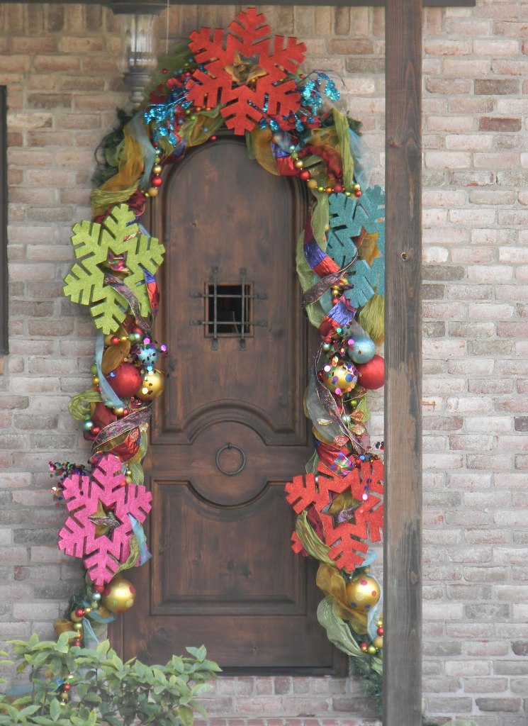 door christmas decorations decoration decorating colorful decor holiday fantastic front copy doors dazzling classy cool decorated garland decorate interiorvogue source