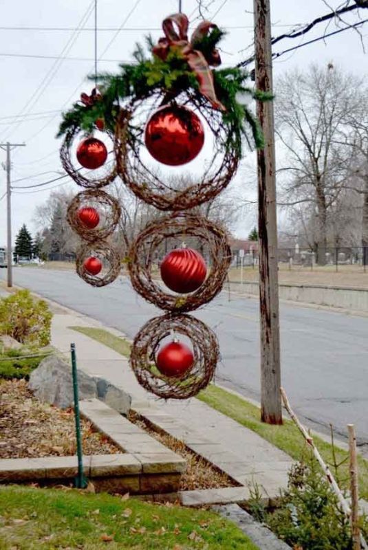 diy-large-outdoor-christmas-ornaments