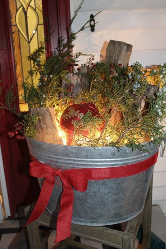 easy-christmas-porch-decorating-ideas