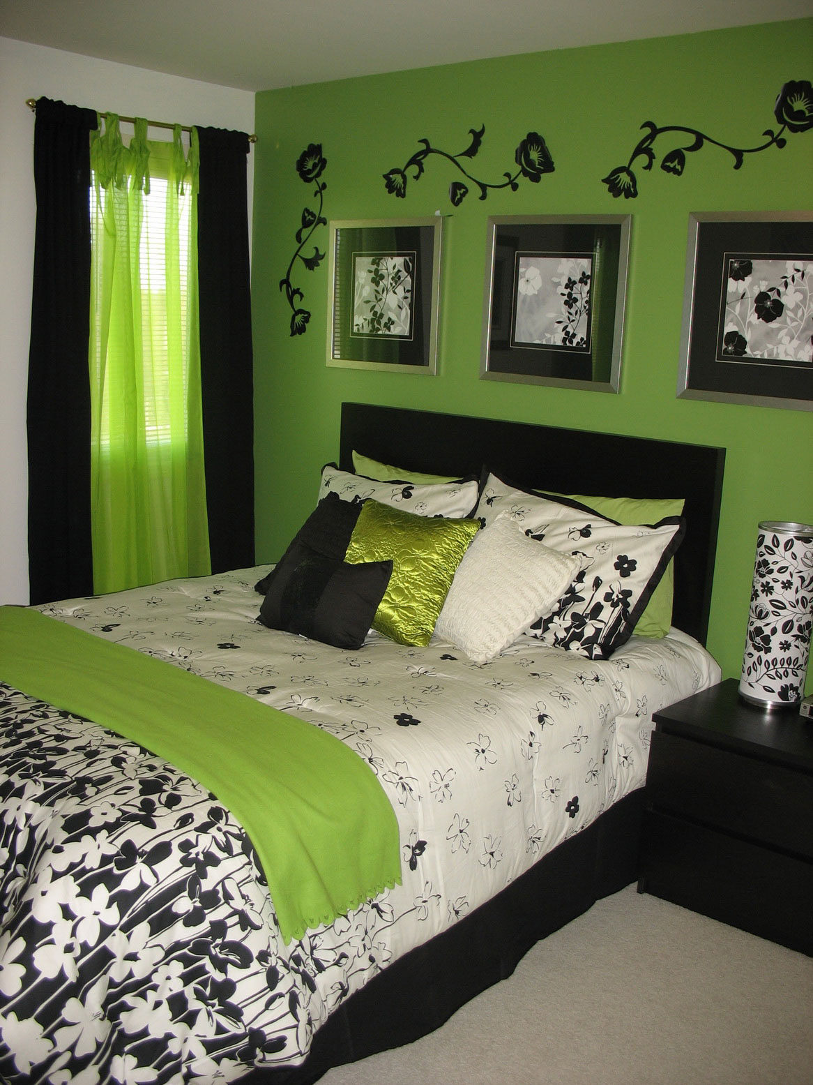 green-and-black-bedroom-wall-ideas