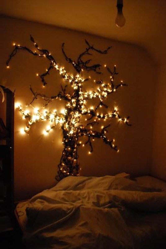 light-tree-on-wall