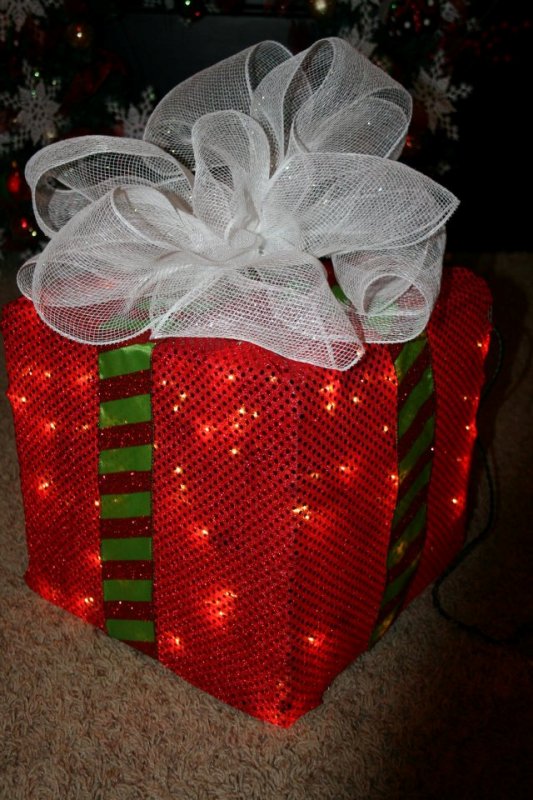 lighted-christmas-boxes-decoration