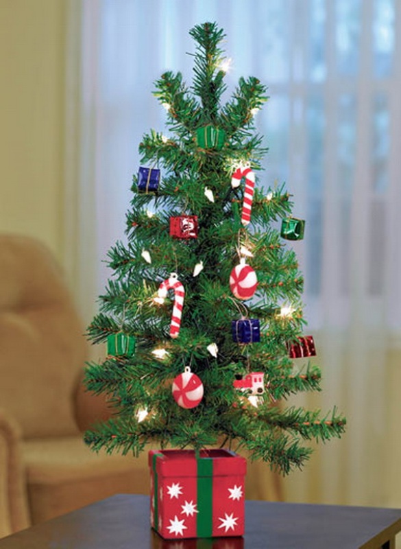 mini-christmas-tree-decorating-ideas