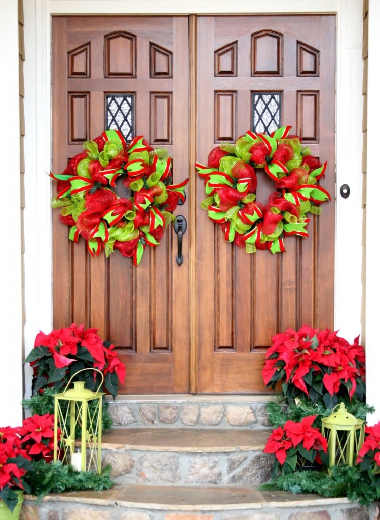 stunning-christmas-door-decorating-ideas