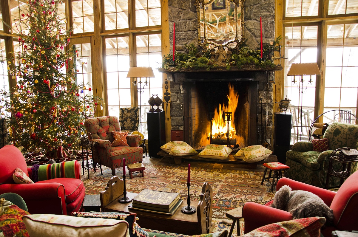 23 Outstanding Christmas Living Room Decor Ideas - Interior Vogue