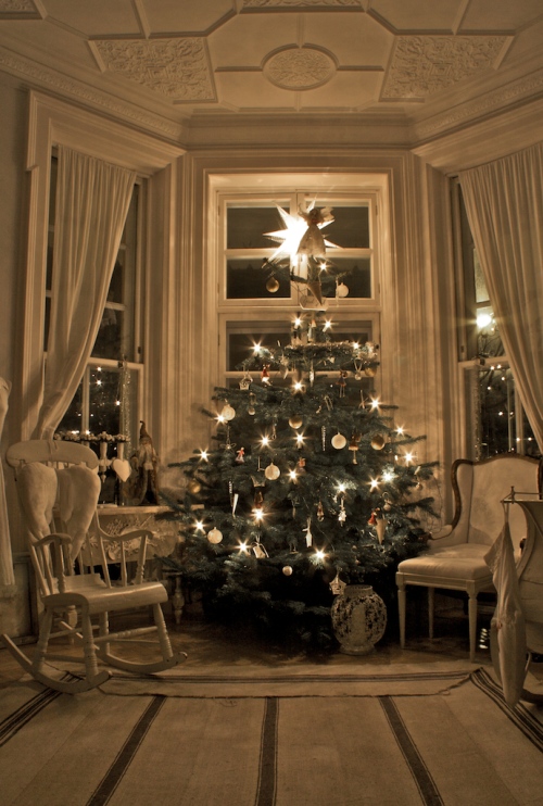 traditional-swedish-christmas-tree