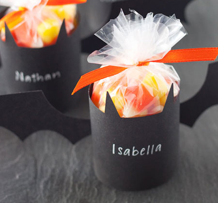 halloween-bat-treat-holders