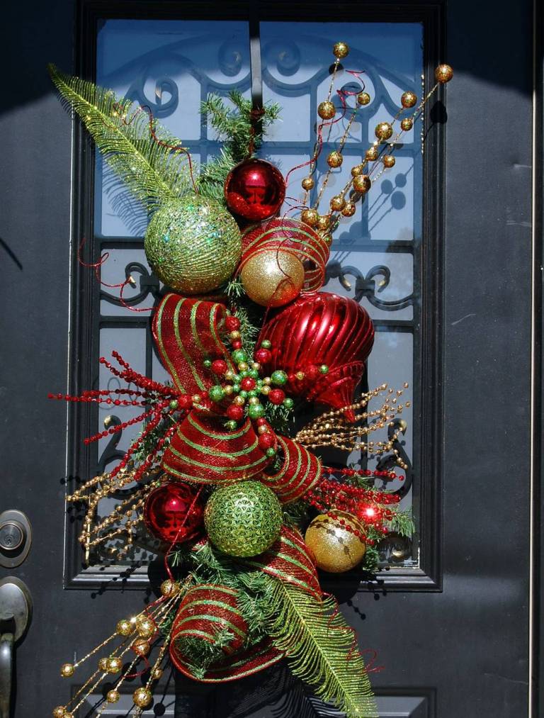 christmas-door-decorating-ideas-2016