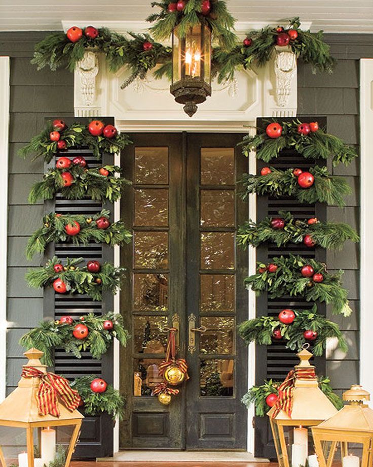 christmas-holiday-door-decorations