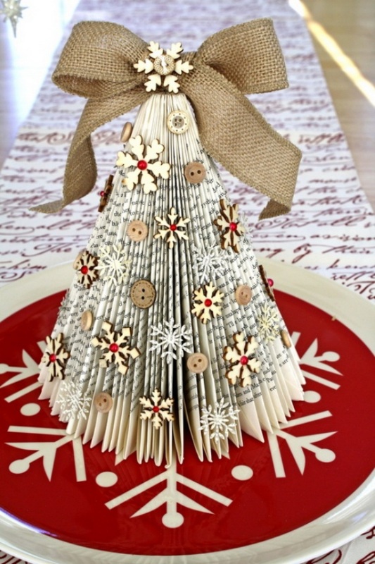 christmas-tree-made-from-book-pages