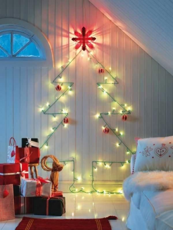 christmas-tree-with-lights-on-wall