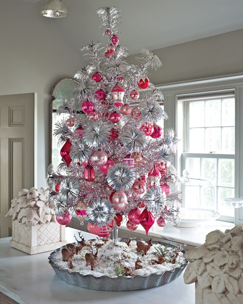 classic-silver-christmas-tree-decorations