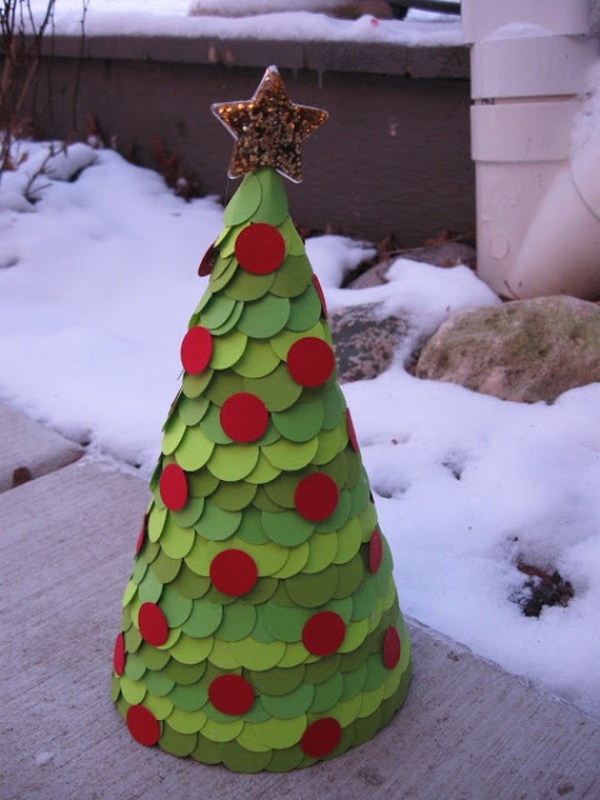 craft-paper-cones-as-christmas-trees