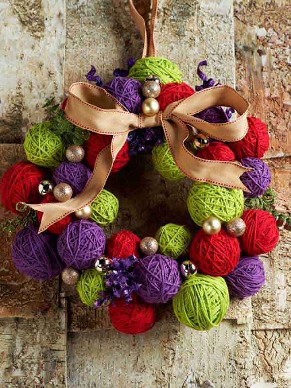 diy-yarn-ball-wreath