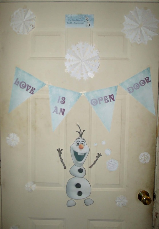 disney-frozen-christmas-decorations