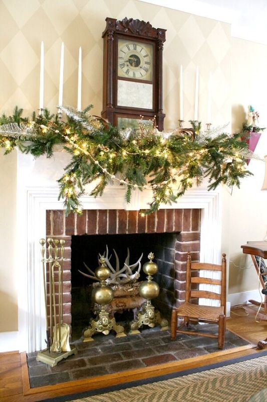 elegant-christmas-mantel-decorating-ideas