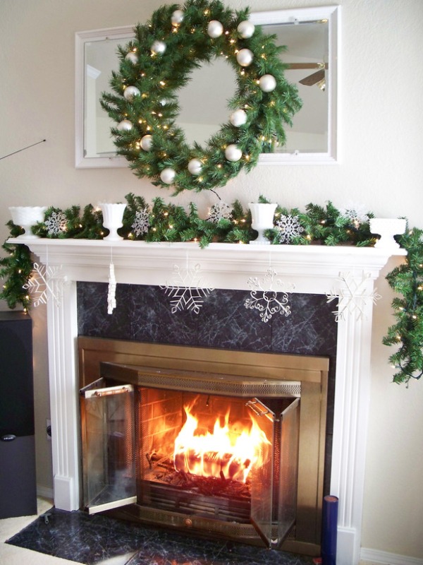 fireplace-mantel-christmas-decorating-ideas-2016