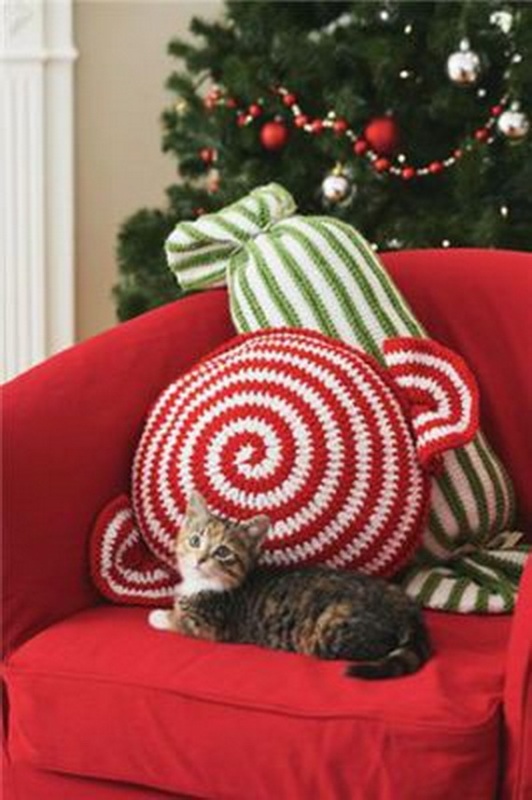 free-christmas-crochet-pillow-pattern