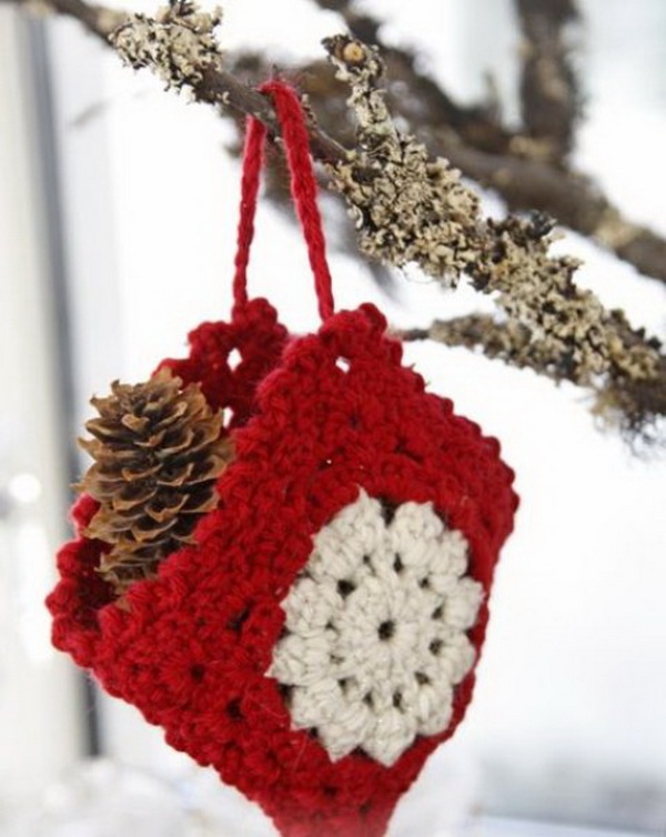 knitted-cozy-christmas-decorations-ideas