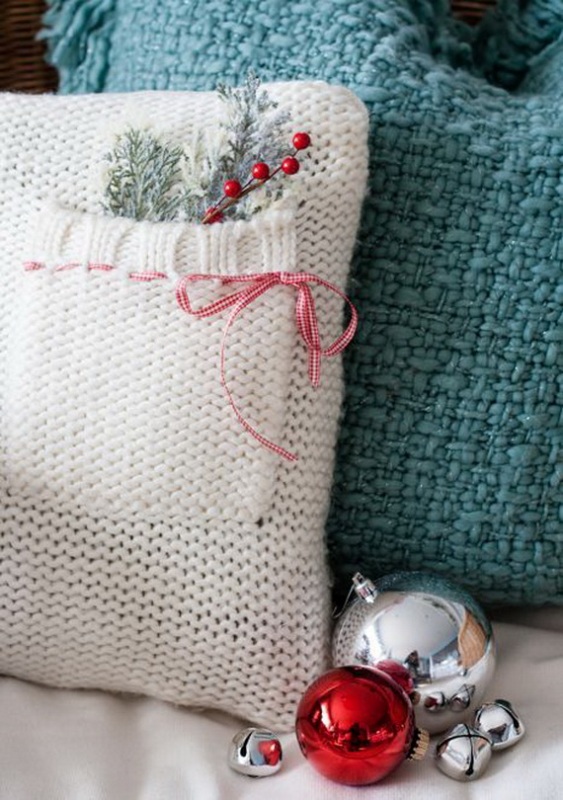 knitted-cozy-christmas-decorations