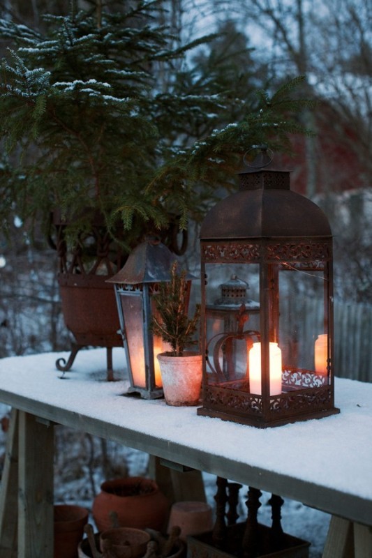 outdoor-classic-christmas-decorations