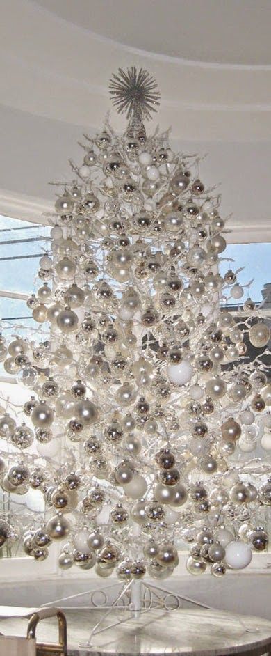 silver-christmas-tree-decorations-ideas