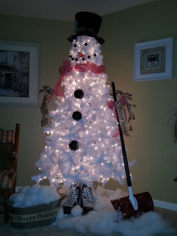 white-christmas-tree-snowman