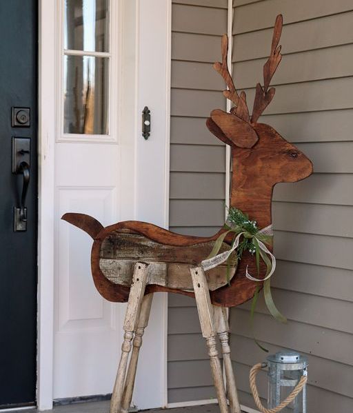 reclaimed-wood-reindeer-for-outdoor-decor