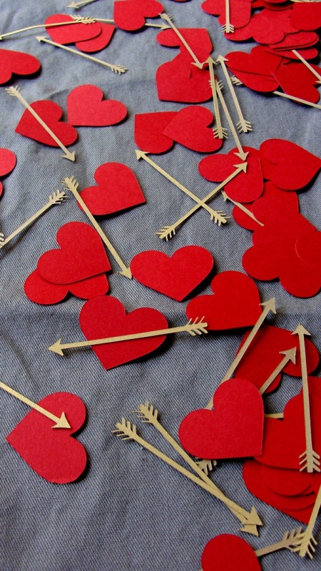 confetti-hearts-and-arrows
