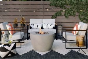 A Splash of Summer: How Pillows can Brighten up Outdoor Spaces in Your Home